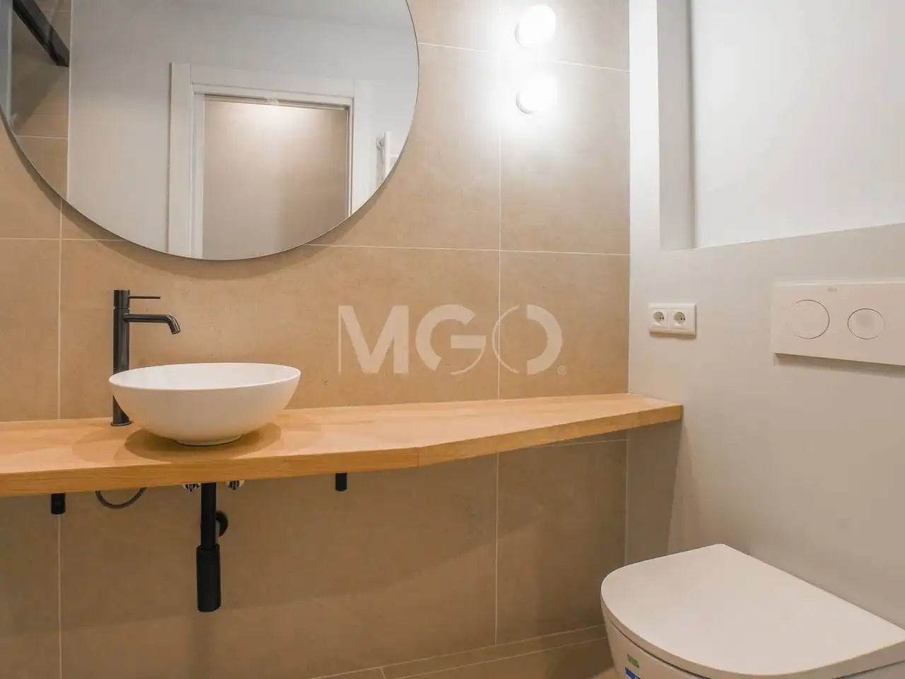 Baño de Piso en venta en Vic con Calefacción, Parquet y Terraza