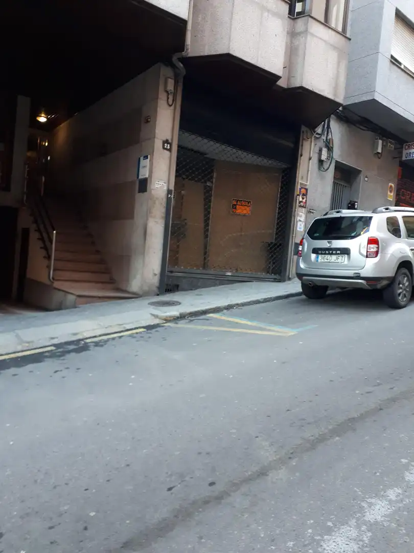 Local comercial en venda a Avenida de Buenos Aires 24, imagen 2