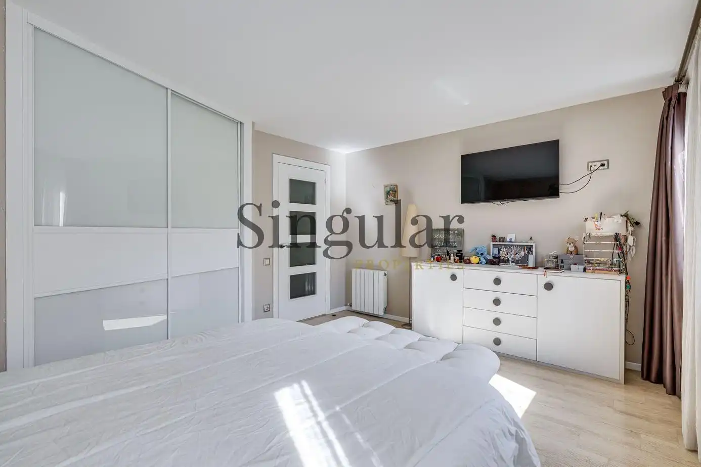 Habitación de Casa adosada en venta en Barcelona con Aire acondicionado, Calefacción y Terraza