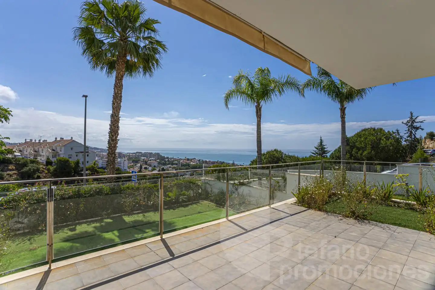 Vista exterior de Casa adosada en venta en Málaga con Aire acondicionado, Calefacción y Jardín privado