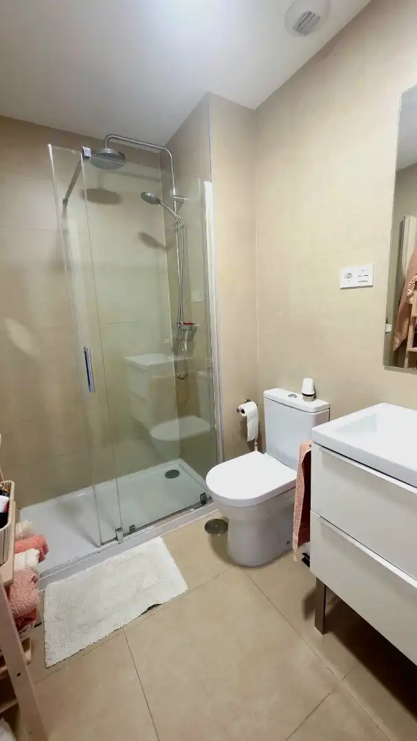 Bathroom of Flat for sale in Málaga  with Air Conditioner, Heating and Parquet flooring