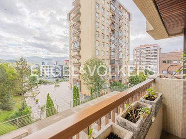 Piso con balcón en venta en Otxarkoaga - Txurdinaga