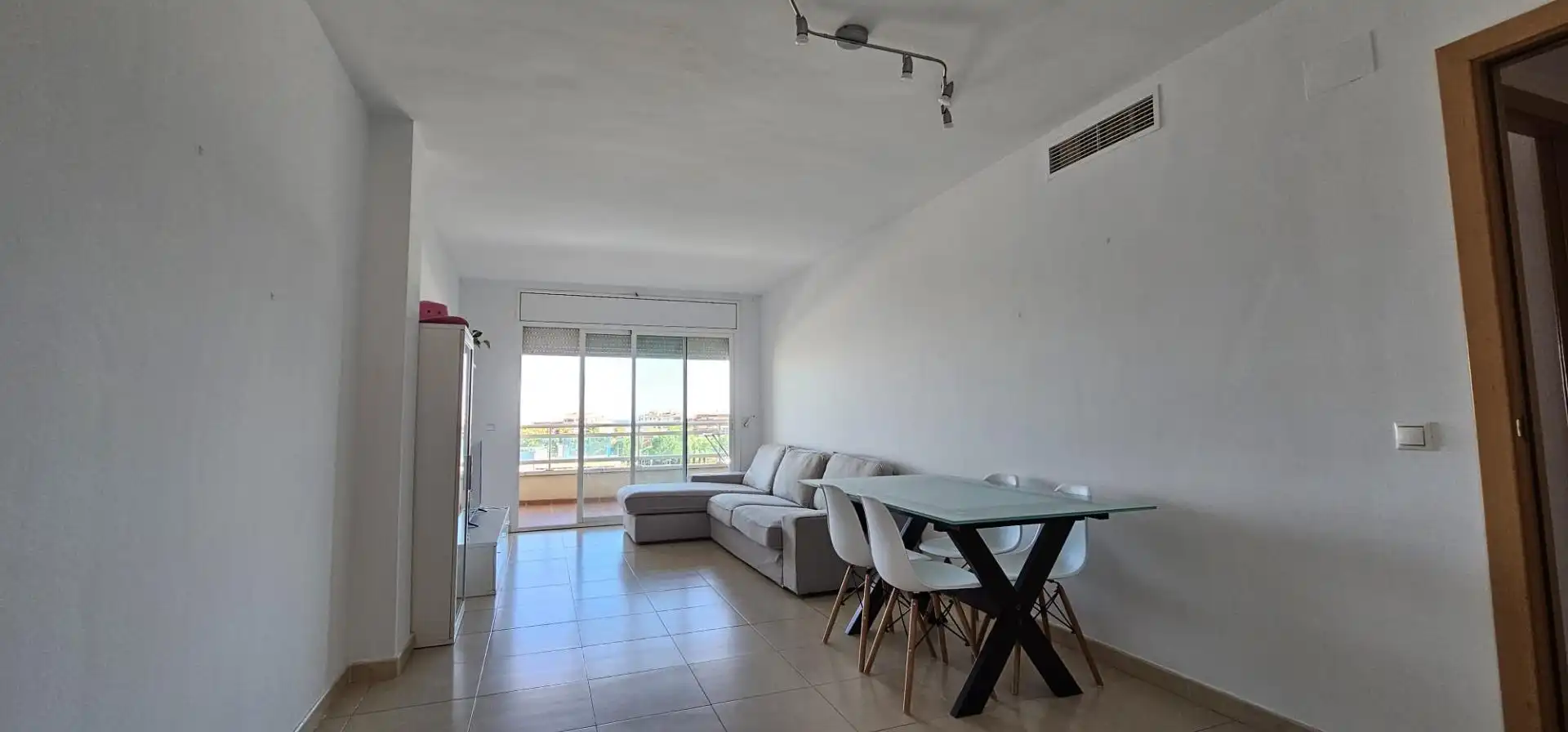 Living room of Flat for sale in Cambrils  with Balcony and Community pool