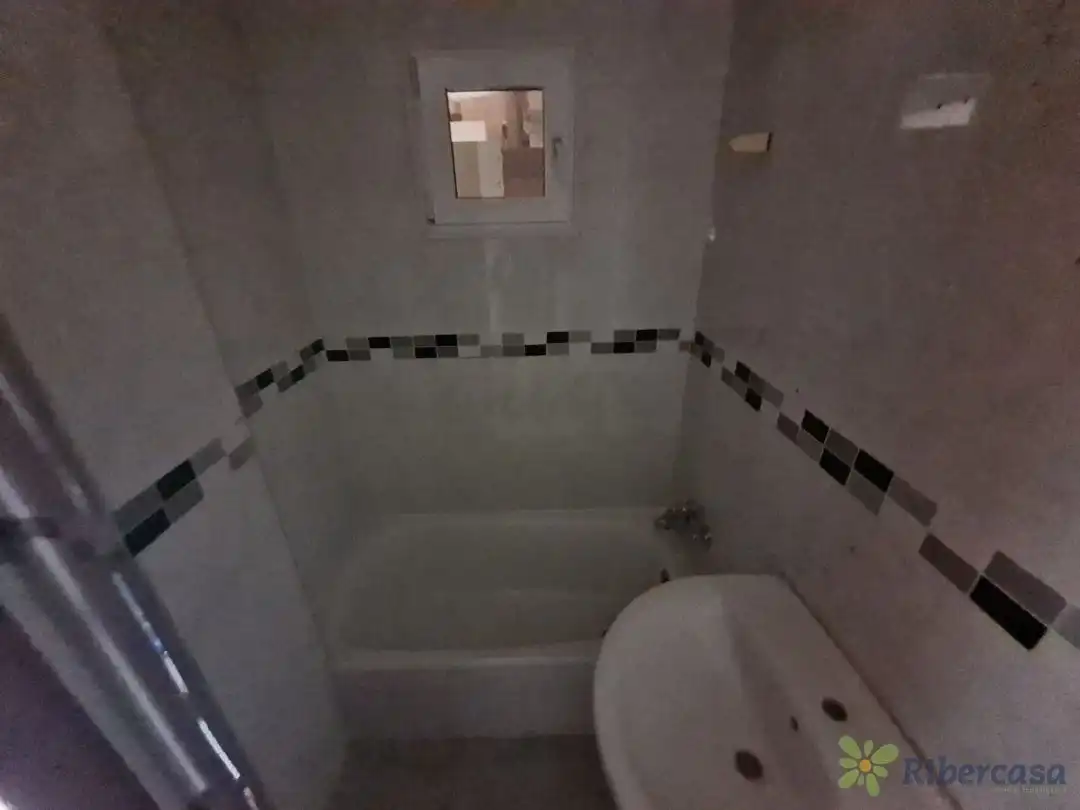 Baño de Piso en venta en Cintruénigo con Calefacción, Trastero y Balcón