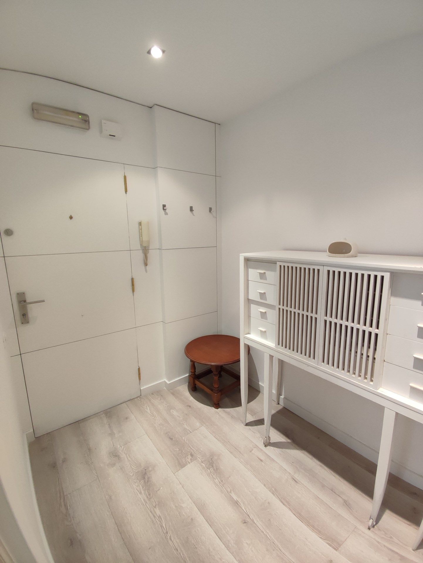 Pis de lloguer a EMILI GRAHIT, Eixample Nord