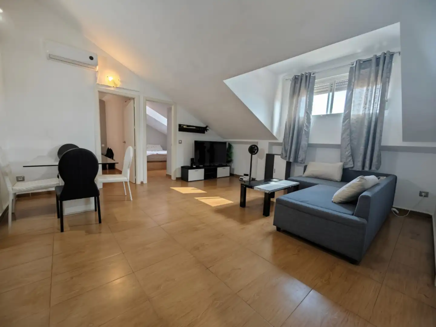 Ático con ascensor en venta en Yeles
