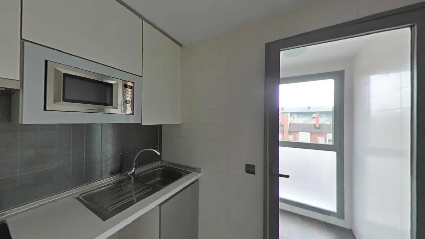 Kitchen of Flat for sale in Madrid  with Air Conditioner, Heating and Storage room