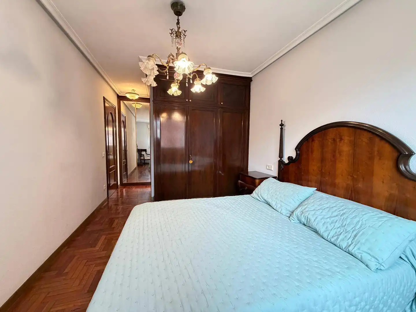 Habitación de Piso en venta en Gijón  con Calefacción, Parquet y Terraza