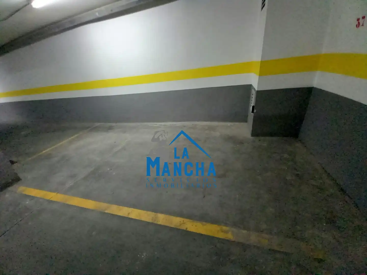 Aparcament de Garatge de lloguer en Industria