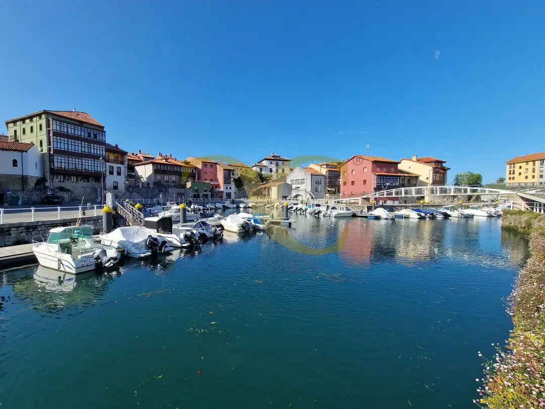 Flat for sale in Llanes  with Heating and Furnished