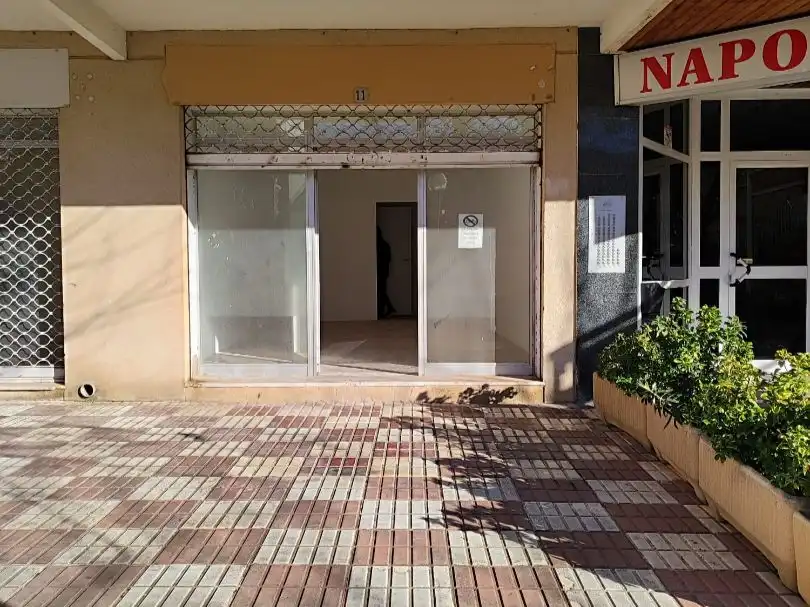 Business premises to rent in guillem de claramunt 2