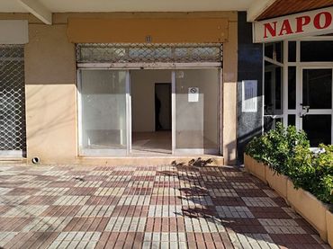 Business premises to rent in guillem de claramunt 2