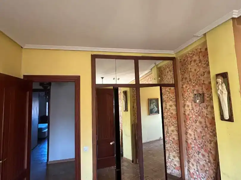 Pis en venda en Oviedo  amb Balcó