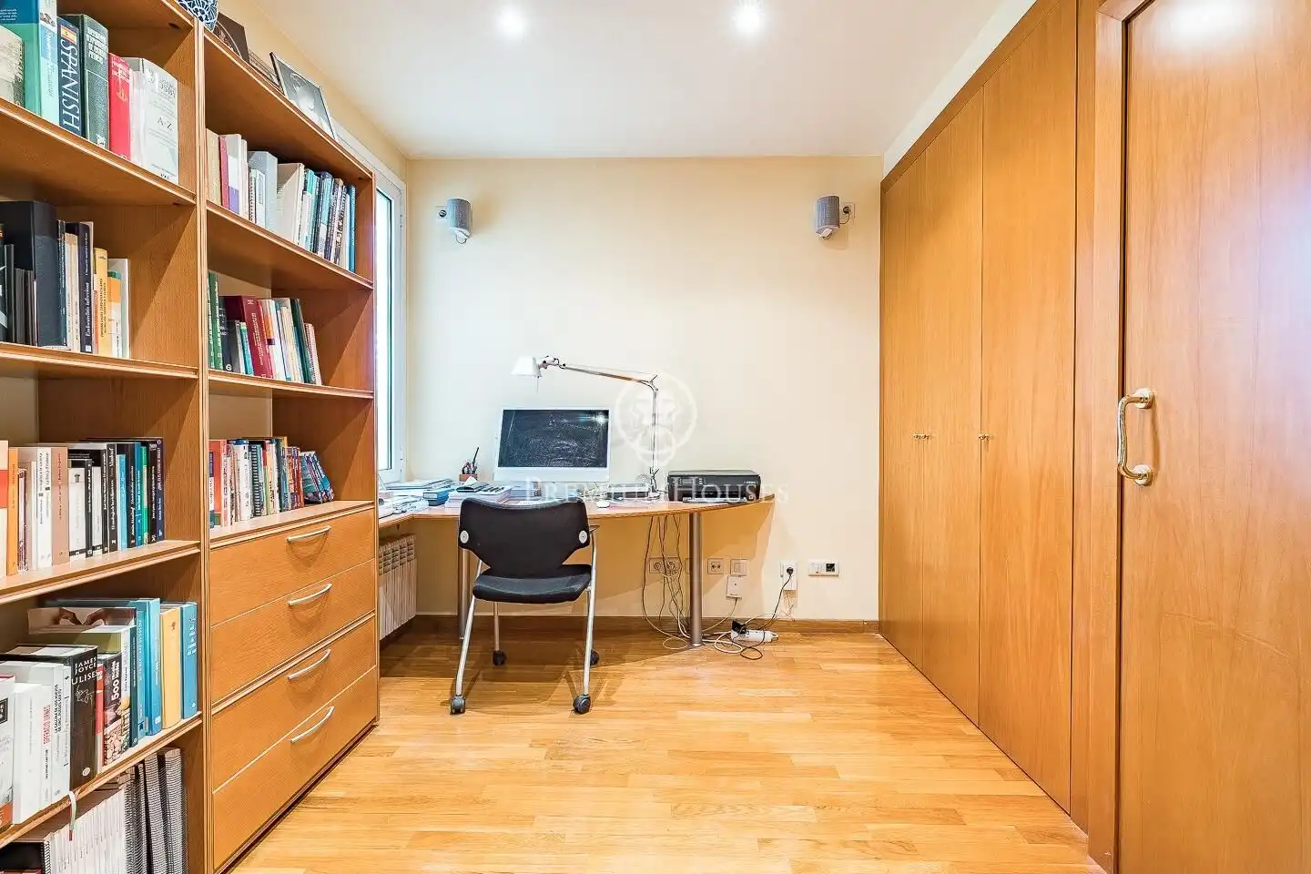 Flat for sale in Esplugues de Llobregat  with Air Conditioner, Heating and Private garden