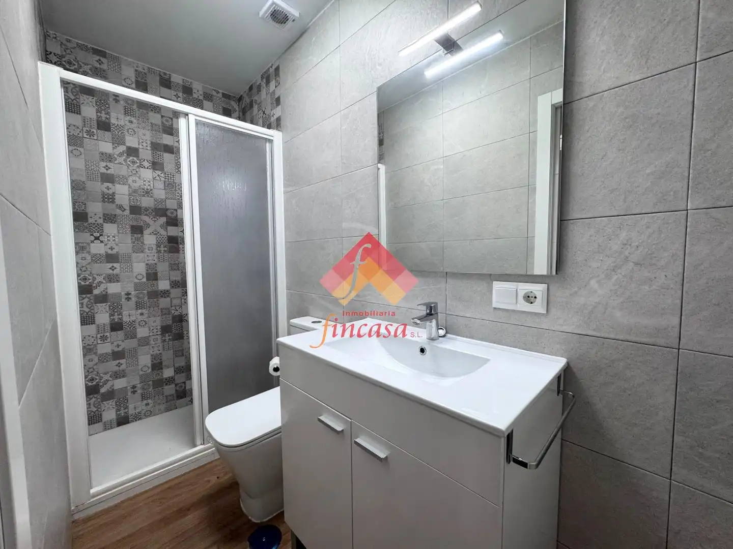 Badezimmer von Wohnung zur Miete in Ronda mit Heizung und Möbliert