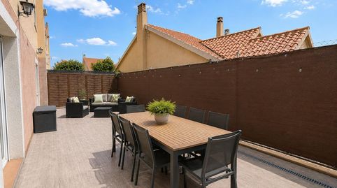 Foto 2 de Casa adosada en venta en Loeches, Madrid