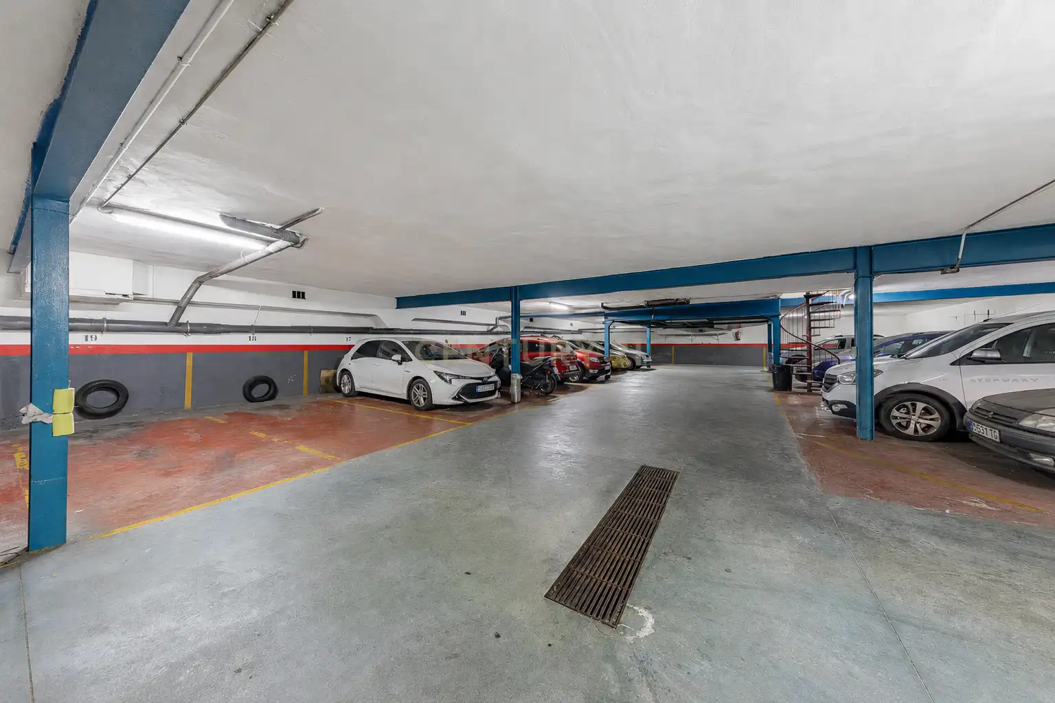 Aparcament de Dúplex en venda en Cerdanyola del Vallès amb Traster i Balcó
