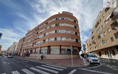 Vista exterior de Apartament en venda en Torrevieja amb Terrassa