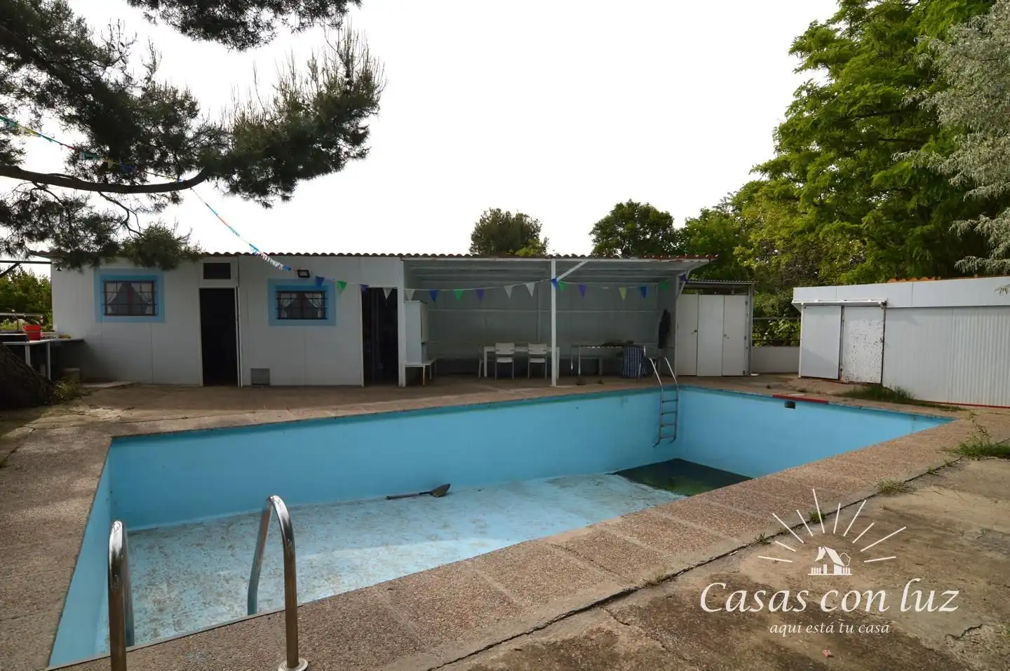 Piscina de Finca rústica en venda en Zaragoza amb Jardí privat i Piscina