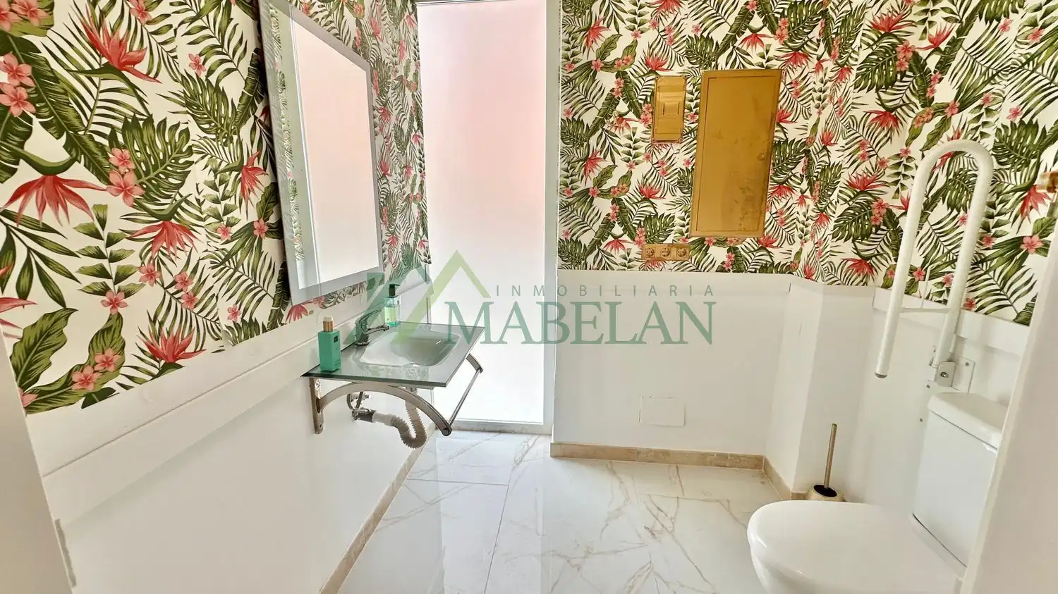 Badezimmer von Geschaftsraum zum Verkauf in Las Rozas de Madrid mit Klimaanlage