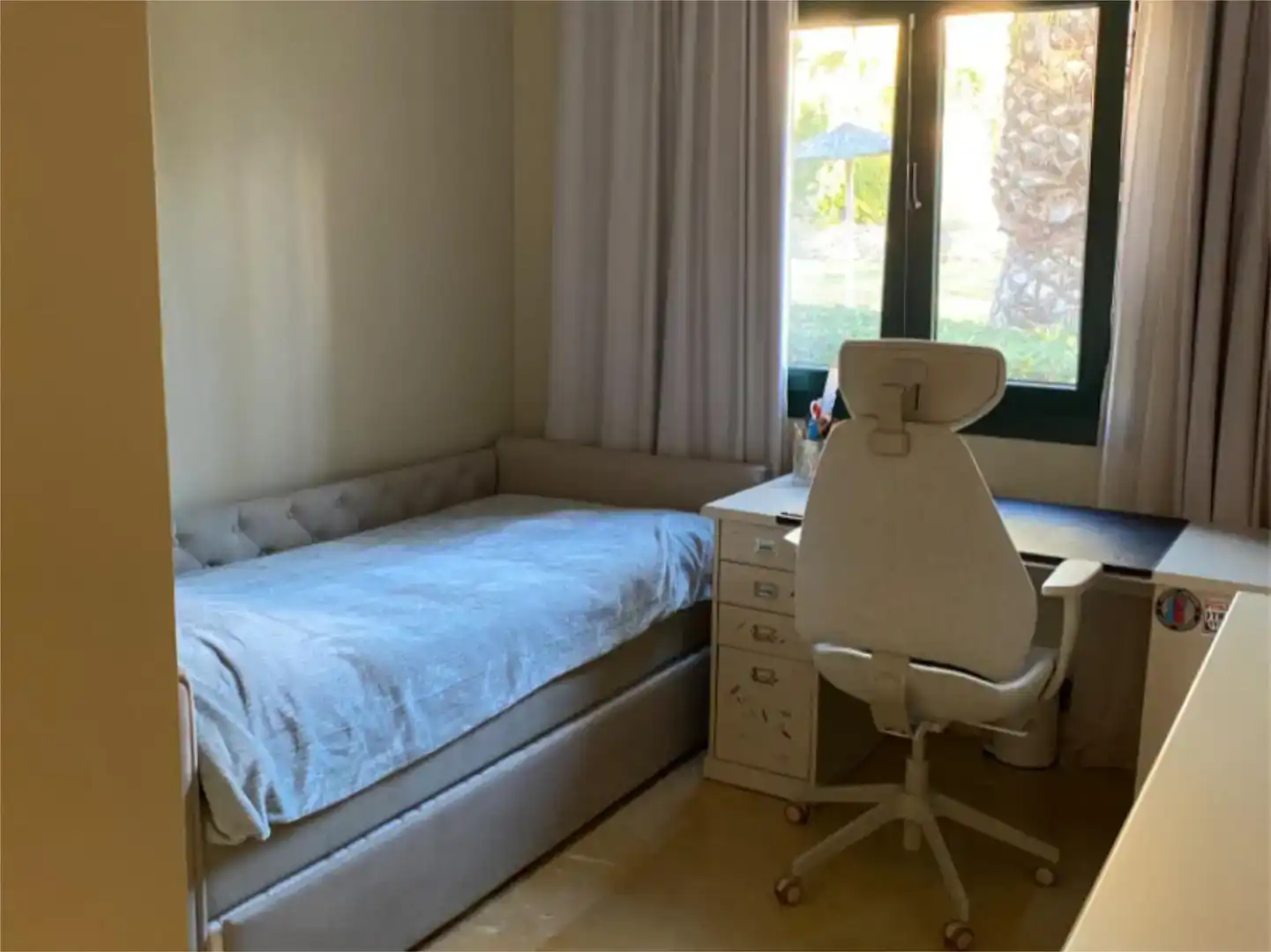 Dormitori de Casa adosada de lloguer en Marbella amb Aire condicionat, Piscina i Balcó