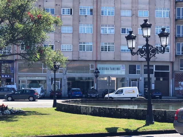 Local comercial en Alquiler en Avenida de Compostela, 47 en Padrón