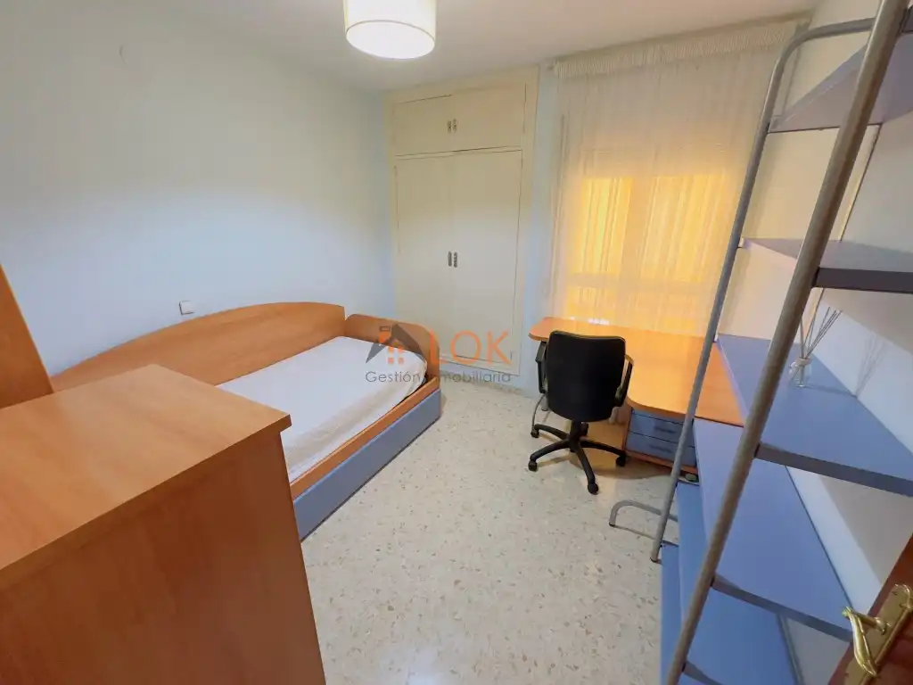 Dormitori de Pis en venda en Málaga amb Aire condicionat i Terrassa