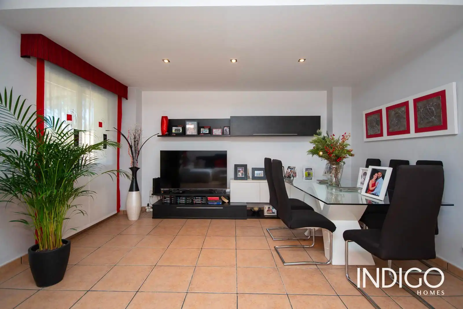 Sala d'estar de Casa adosada en venda en Alicante / Alacant amb Aire condicionat, Jardí privat i Piscina