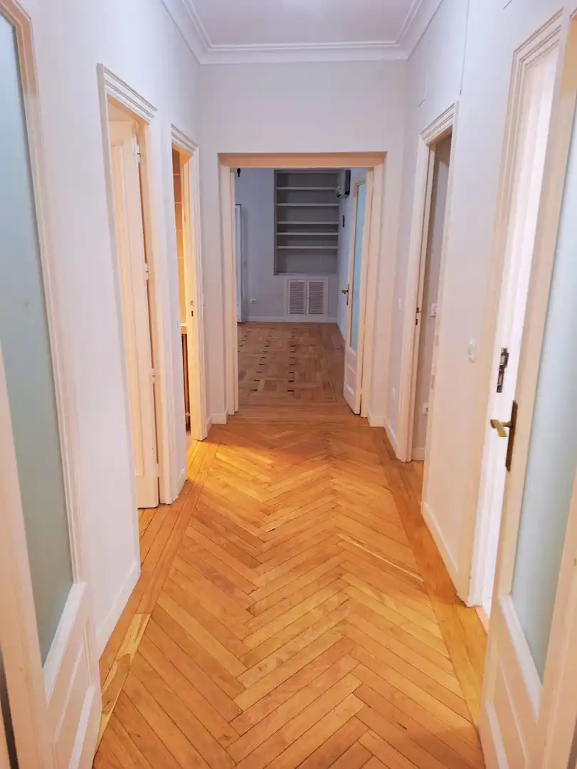 Wohnung zur Miete in Orense, Cuatro Caminos - Azca