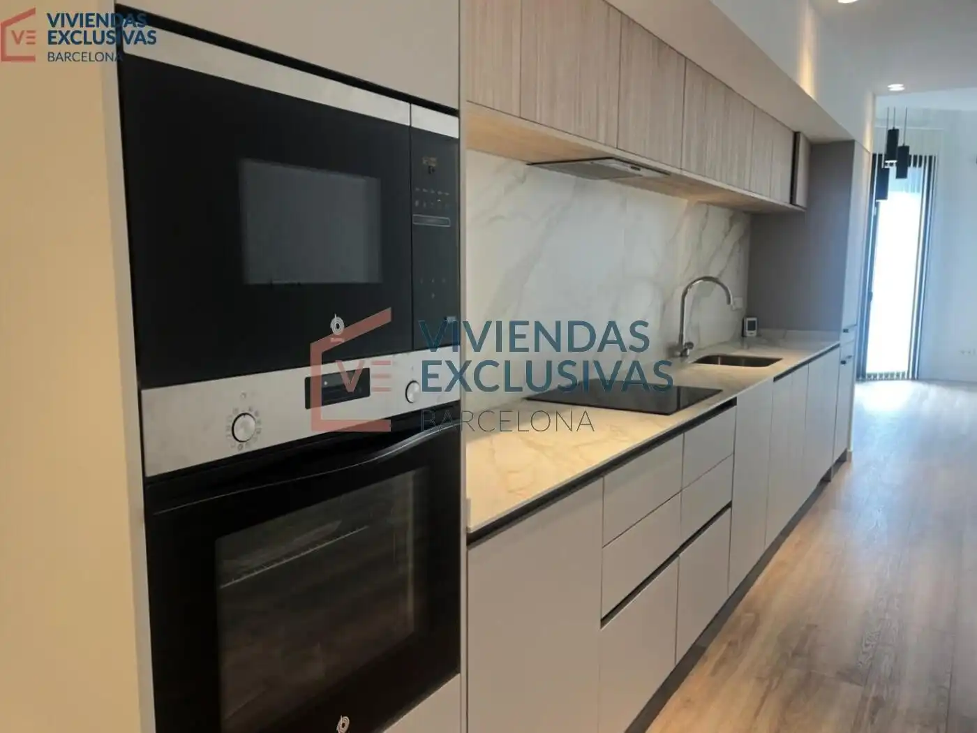 Cocina de Dúplex en venta en Barcelona con Parquet, Balcón y Alarma