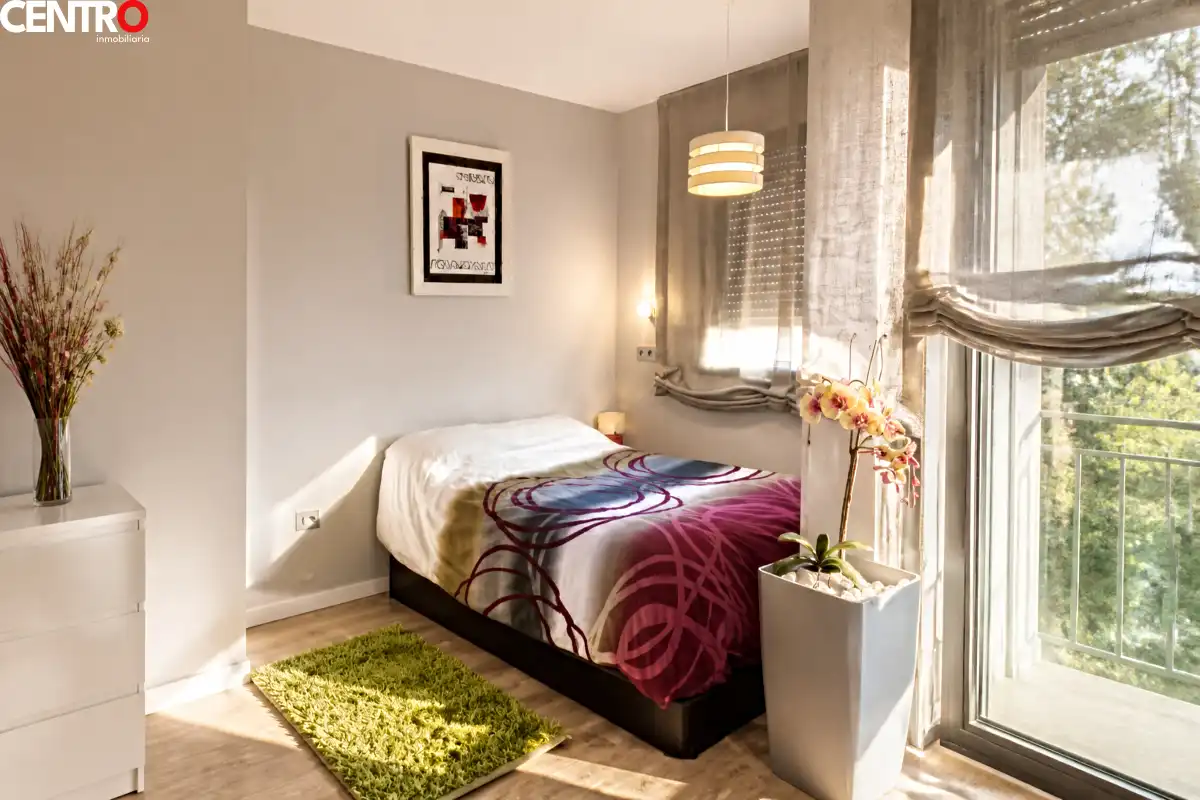 Schlafzimmer von Wohnung zum Verkauf in Granada mit Klimaanlage, Heizung und Privatgarten