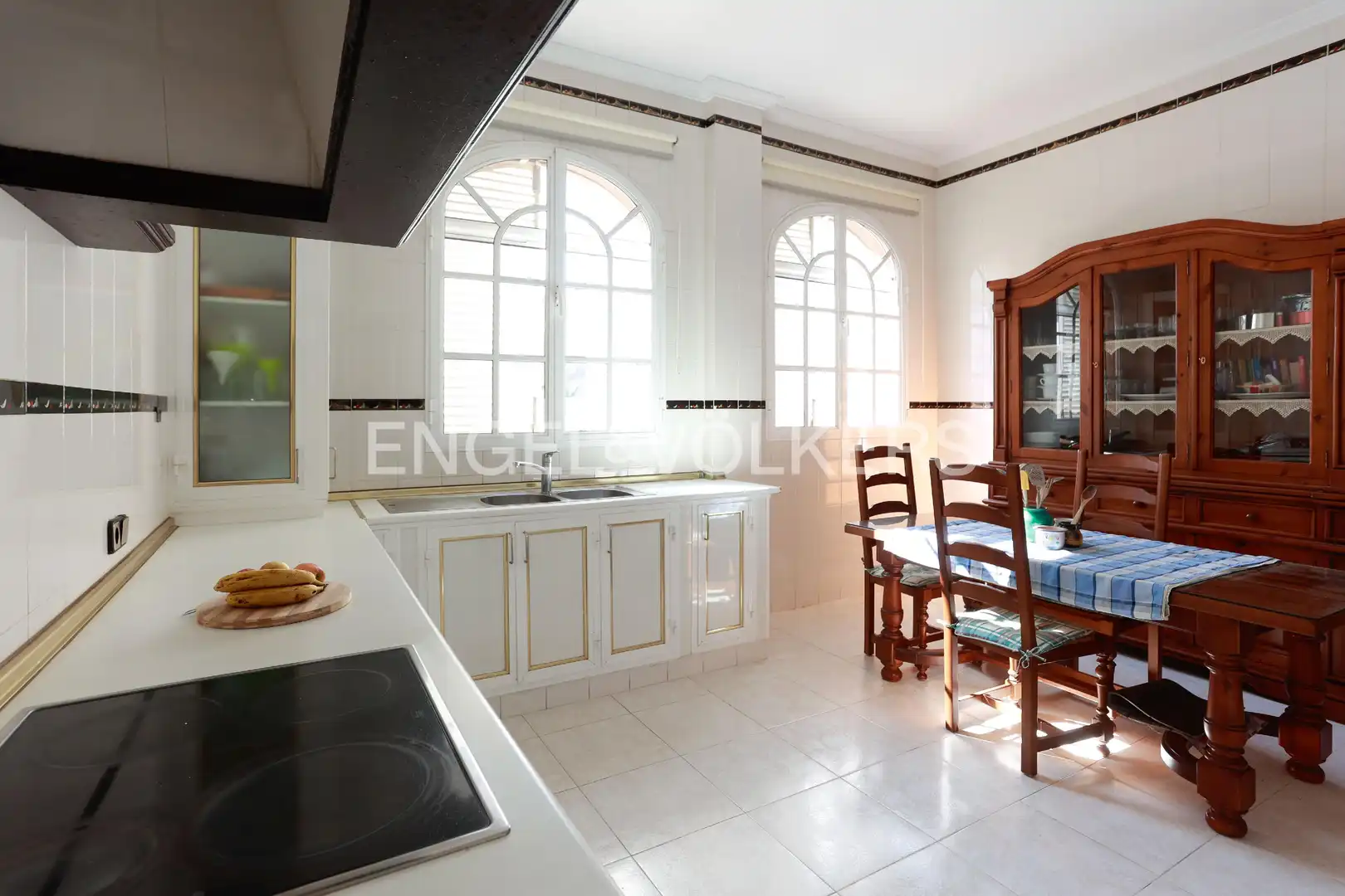 Cocina de Casa o chalet en venta en Los Palacios y Villafranca con Aire acondicionado, Calefacción y Jardín privado