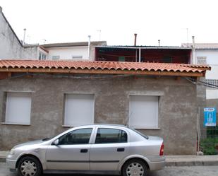 Vista exterior de Casa o xalet en venda en Monzón amb Terrassa