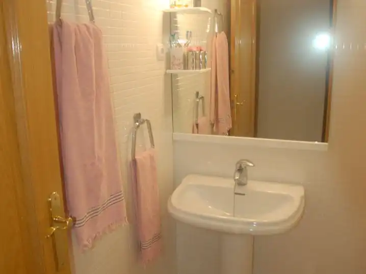 Baño de Piso en venta en L'Hospitalet de Llobregat con Aire acondicionado, Terraza y Balcón