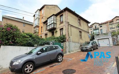 Vista exterior de Casa adosada en venda en Santander amb Traster, Balcó i Alarma