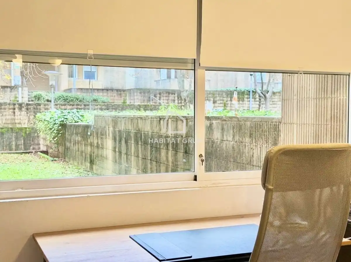 Wohnung zum Verkauf in Girona mit Heizung, Privatgarten und Abstellraum