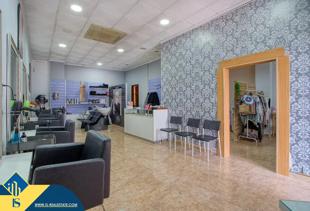 Local en venda en Torrevieja amb Aire condicionat, Calefacció i Moblat