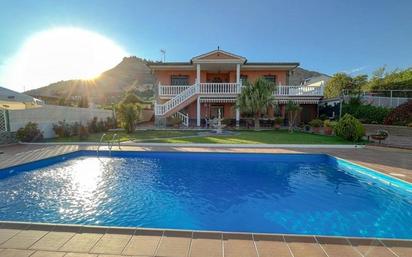 Vista exterior de Casa o xalet en venda en Atarfe amb Piscina