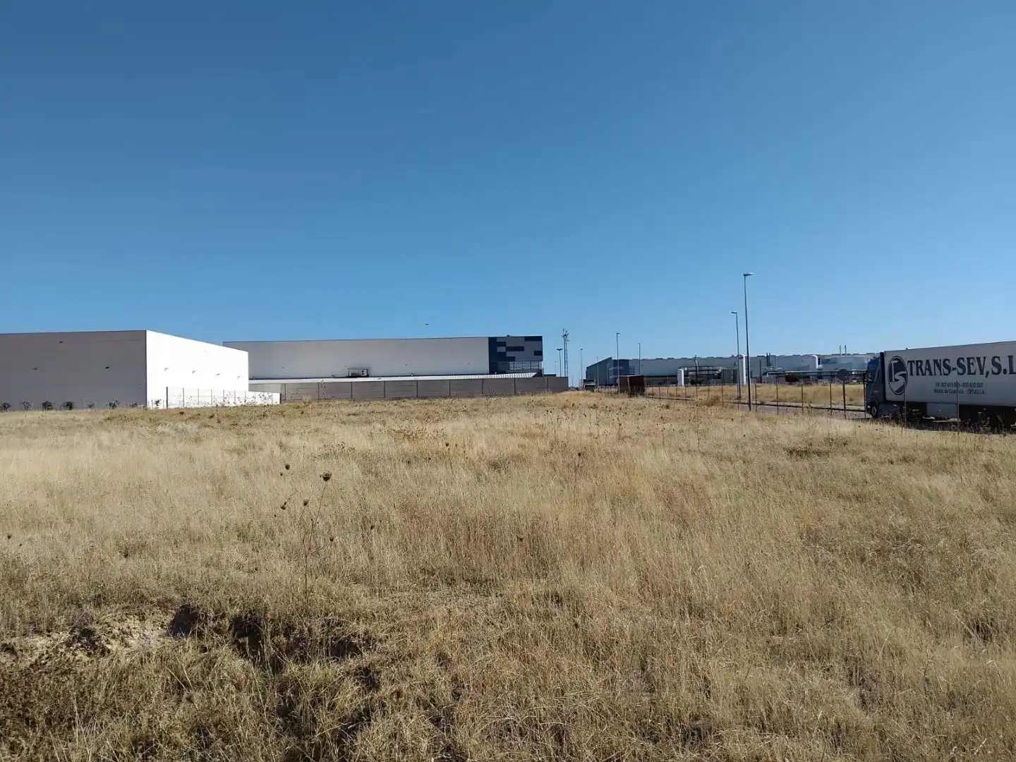 Vista exterior de Terreno industrial en venta en Carmona