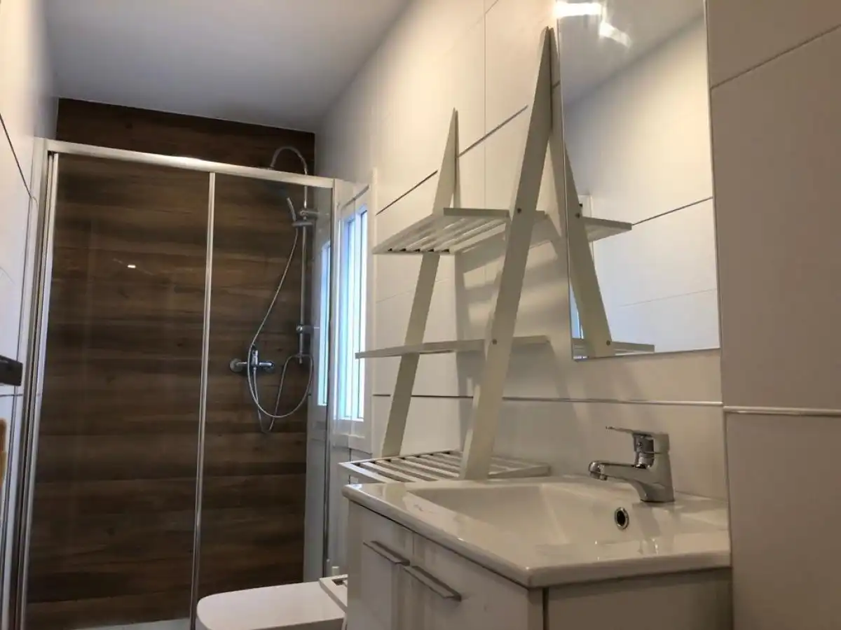 Baño de Apartamento de alquiler en Badajoz con Aire acondicionado, Calefacción y Amueblado