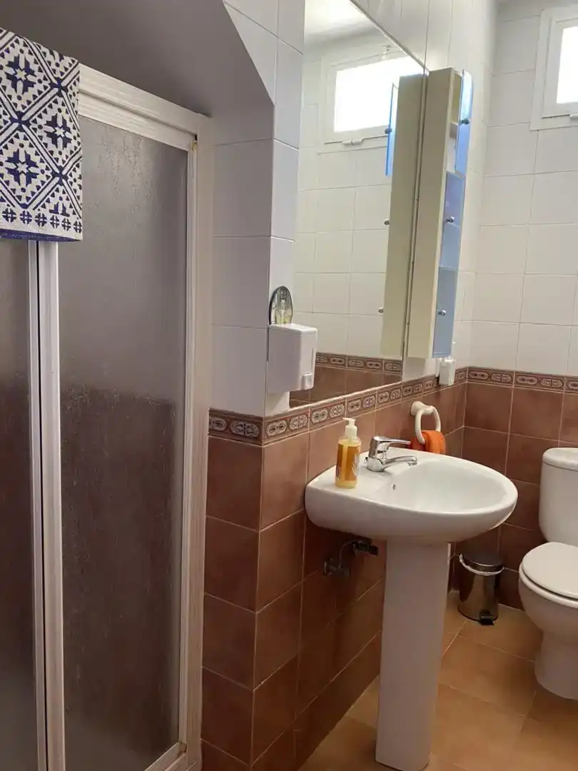 Badezimmer von Wohnung zur Miete in Conil de la Frontera mit Privatgarten, Schwimmbad und Möbliert