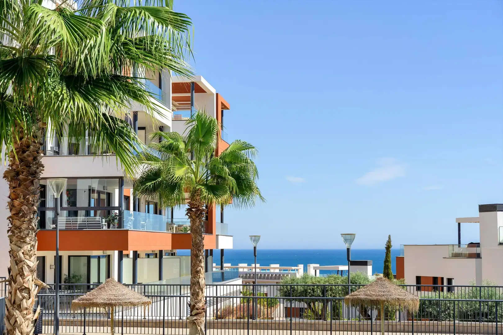Vista exterior de Apartament en venda en Fuengirola amb Aire condicionat, Jardí privat i Terrassa