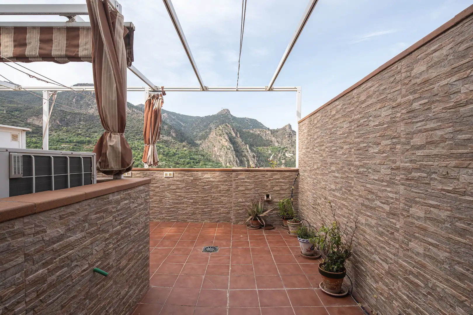 Terraza de Piso en venta en Güéjar Sierra con Calefacción, Terraza y Trastero