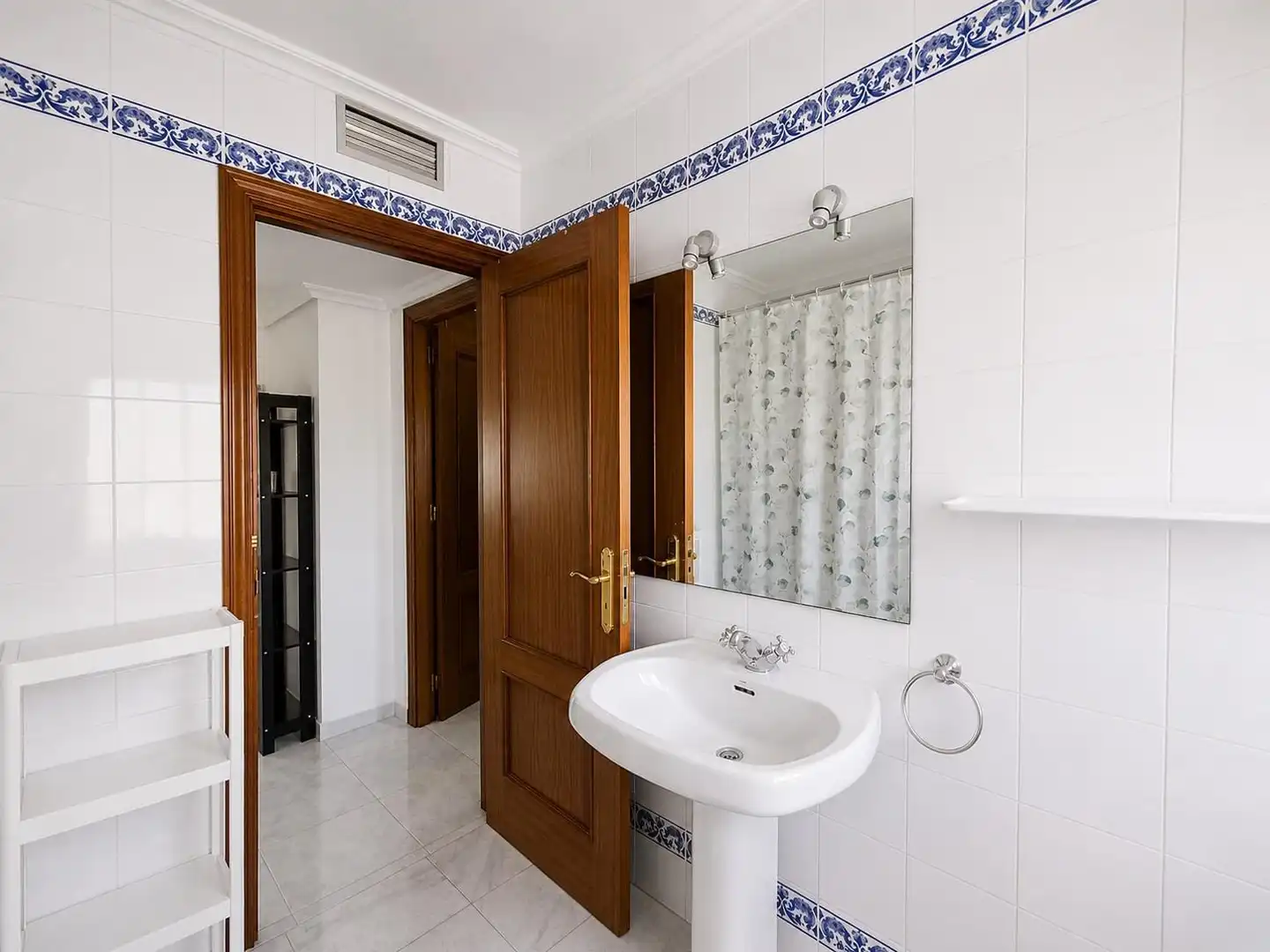 Bathroom of Attic for sale in Plasencia  with Heating, Terrace and Storage room