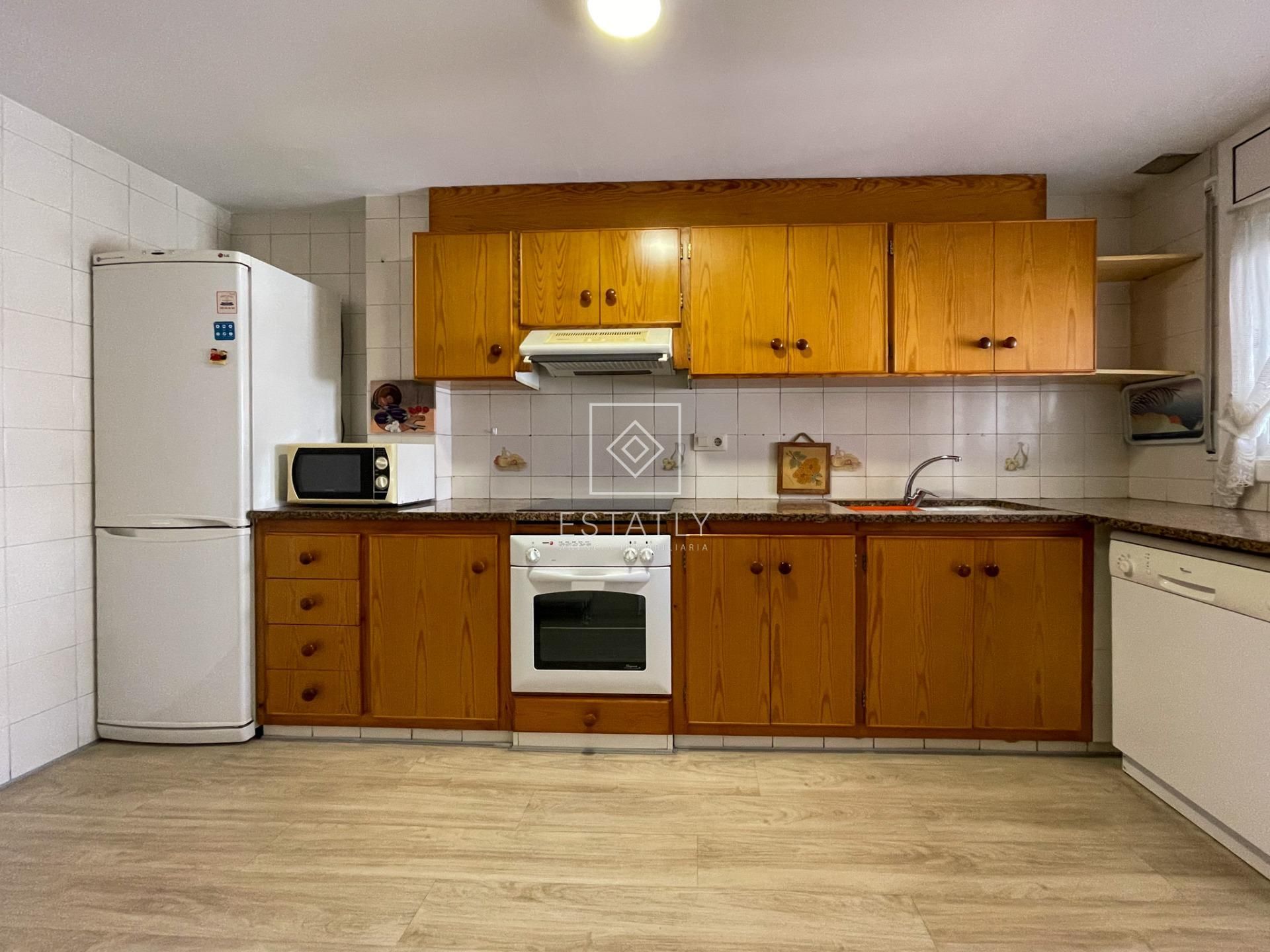 Kitchen of Single-family semi-detached for sale in Girona Capital  with Air Conditioner, Heating and Private garden