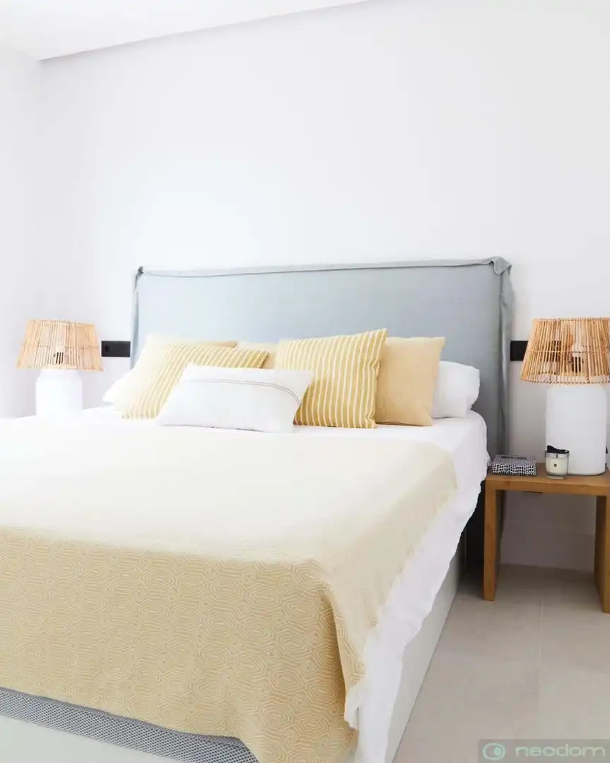 Bedroom of Houses for sale in L'Alfàs del Pi  with Air Conditioner, Heating and Swimming Pool