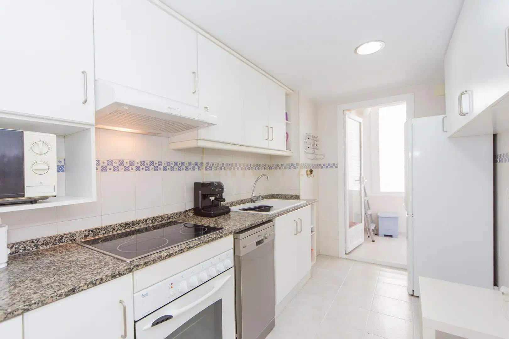 Cuina de Apartament en venda en Calpe / Calp amb Aire condicionat, Balcó i Piscina comunitària