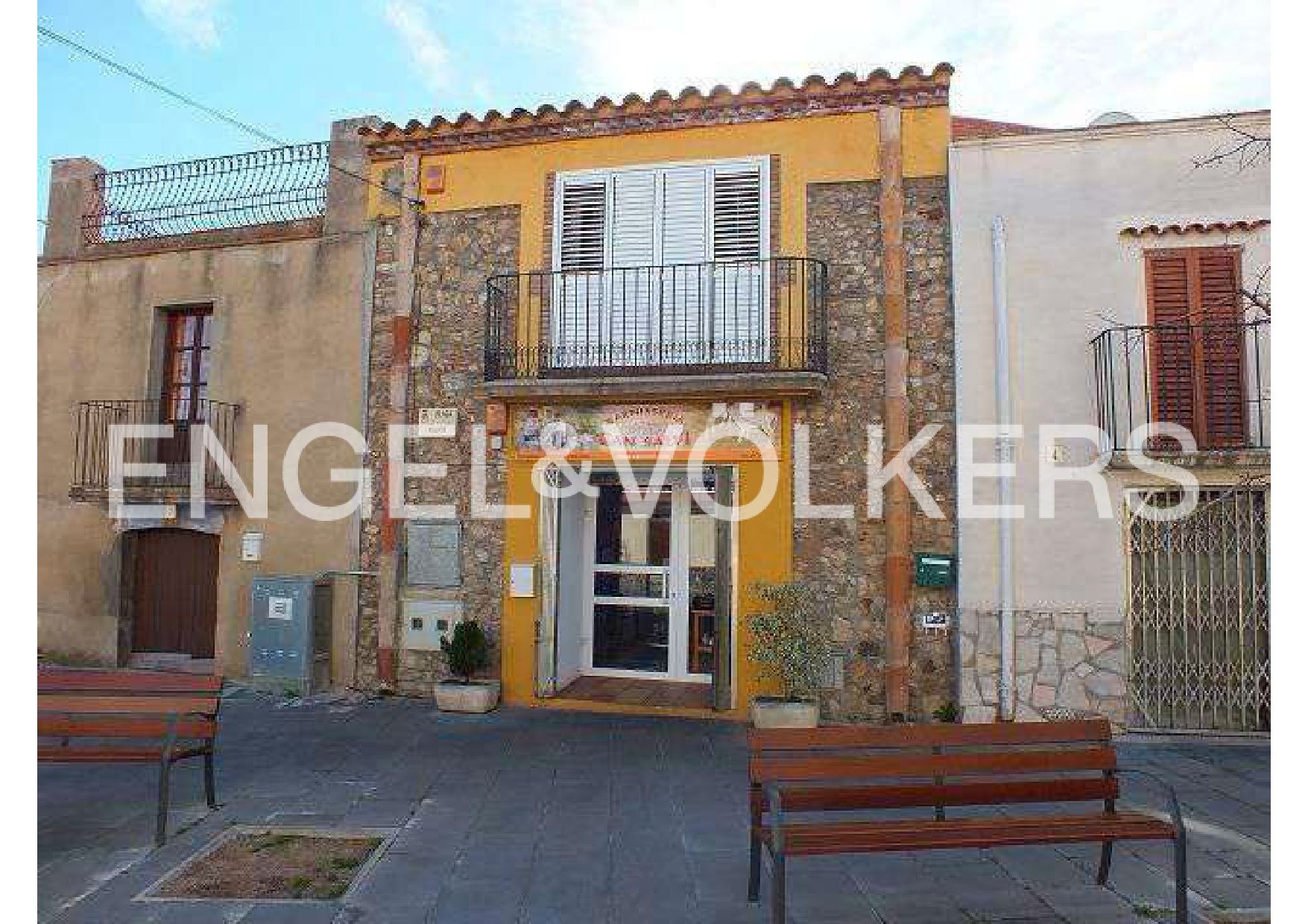 Exterior view of Single-family semi-detached for sale in Vilajuïga  with Air Conditioner, Heating and Terrace