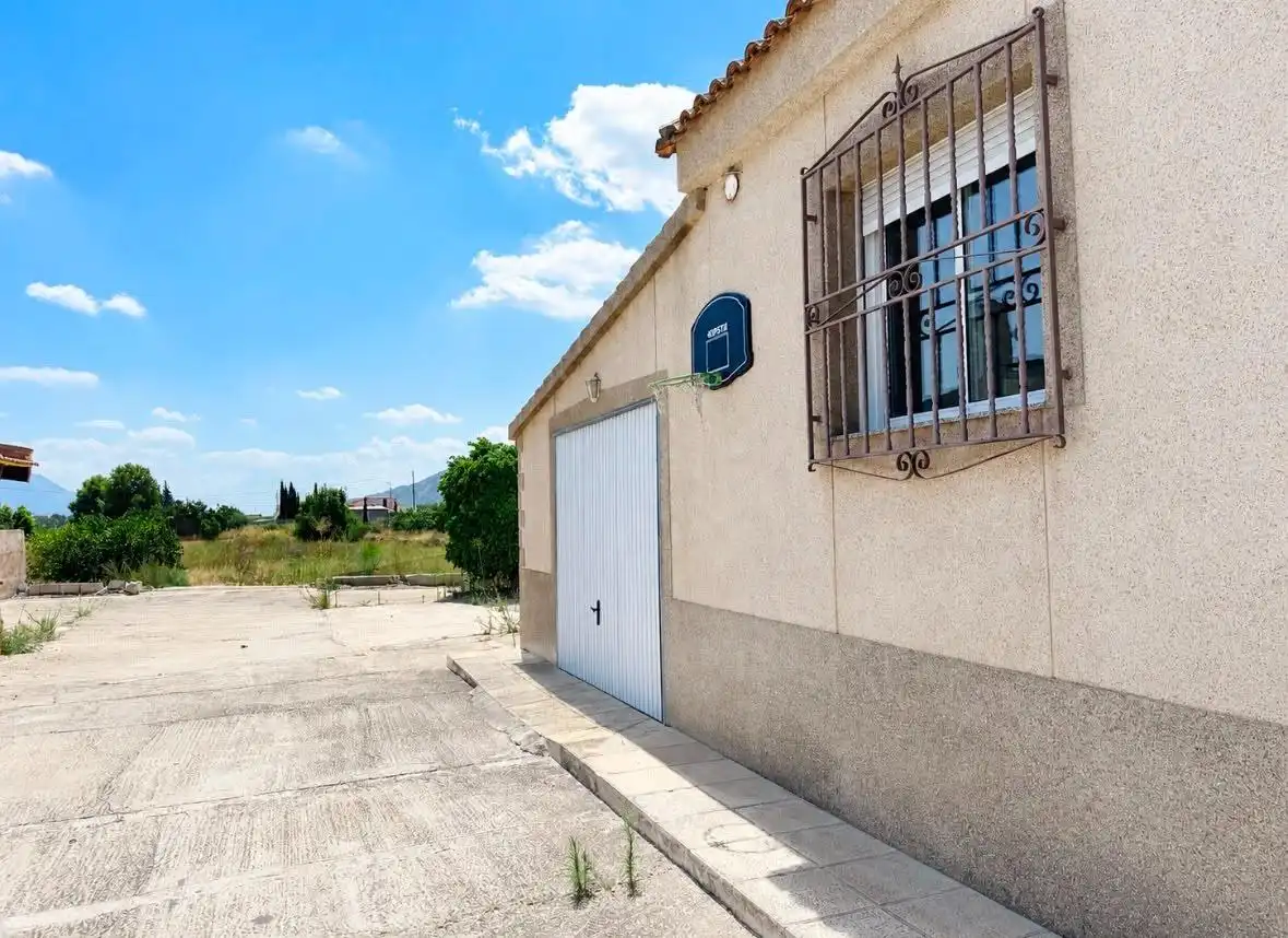 Vista exterior de Casa o xalet en venda en Orihuela