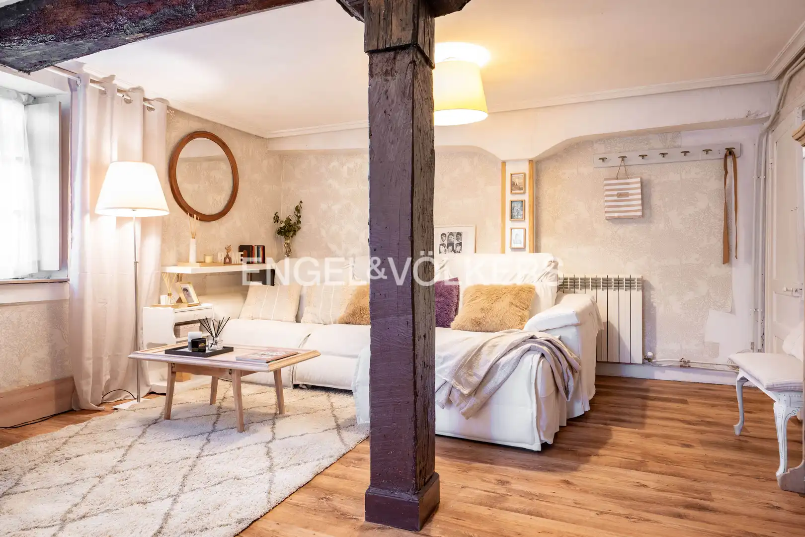 Sala d'estar de Casa o xalet en venda en Donostia - San Sebastián  amb Calefacció, Jardí privat i Terrassa